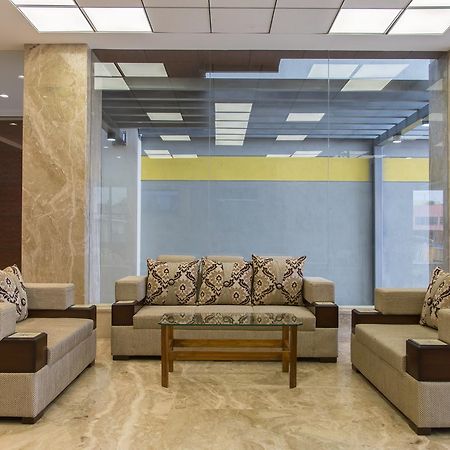 Hotel Hills Tirupattur Tiruppatur Eksteriør billede