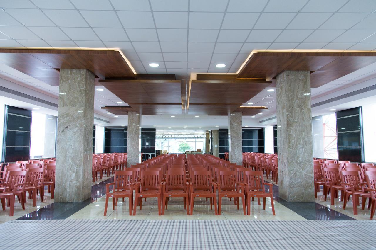 Hotel Hills Tirupattur Tiruppatur Eksteriør billede