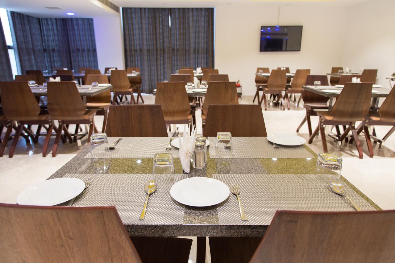 Hotel Hills Tirupattur Tiruppatur Eksteriør billede