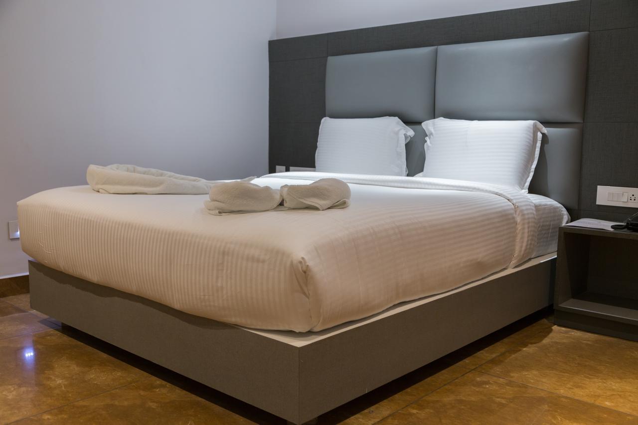 Hotel Hills Tirupattur Tiruppatur Eksteriør billede