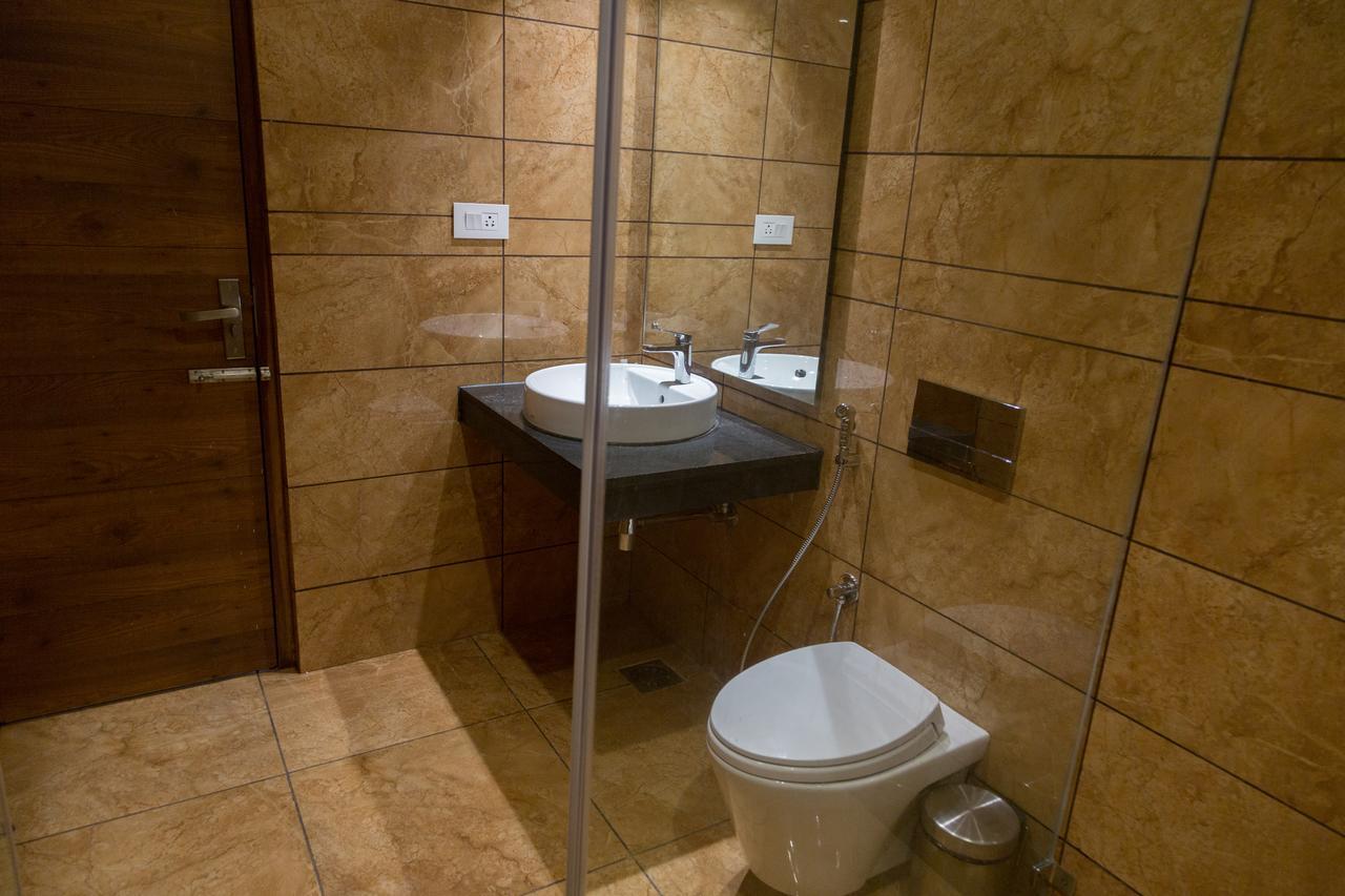 Hotel Hills Tirupattur Tiruppatur Eksteriør billede