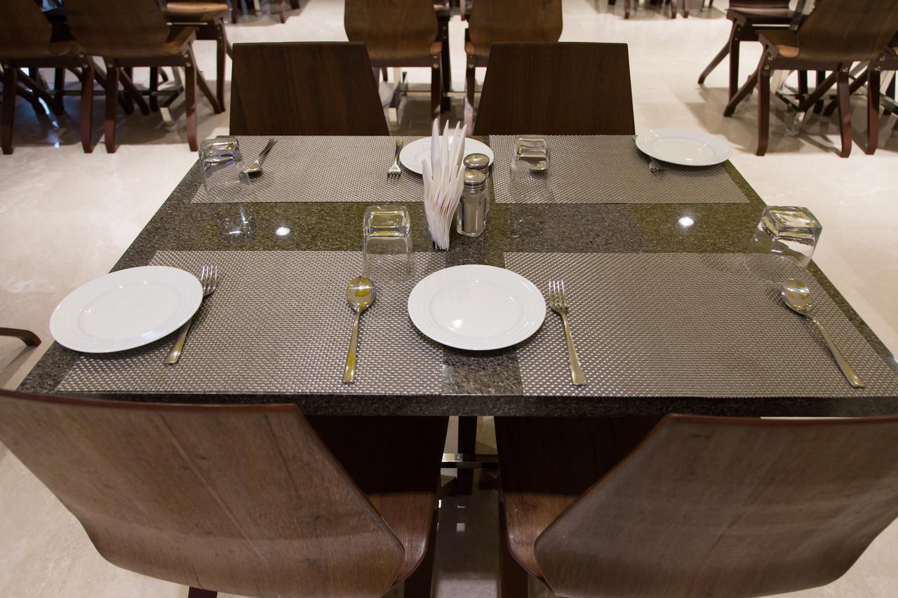 Hotel Hills Tirupattur Tiruppatur Eksteriør billede