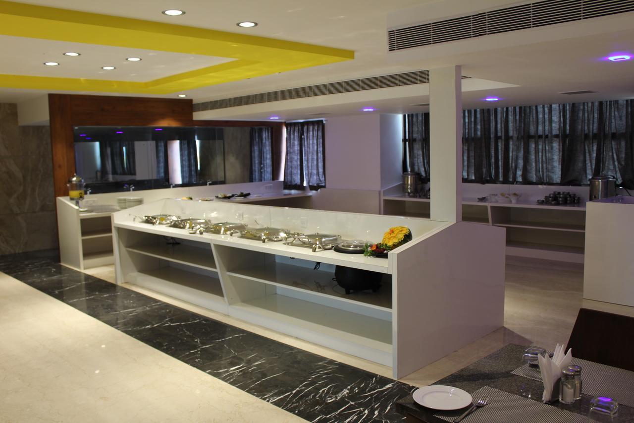 Hotel Hills Tirupattur Tiruppatur Eksteriør billede