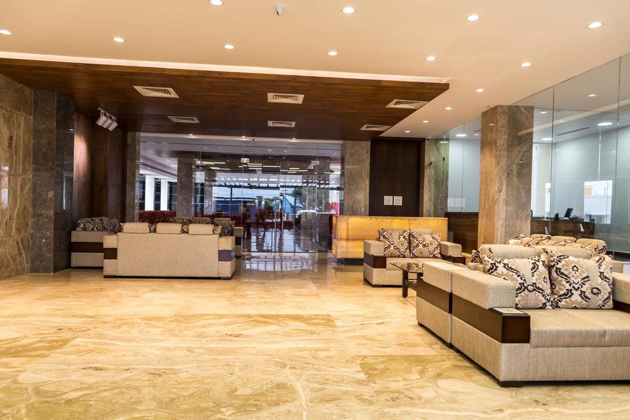 Hotel Hills Tirupattur Tiruppatur Eksteriør billede