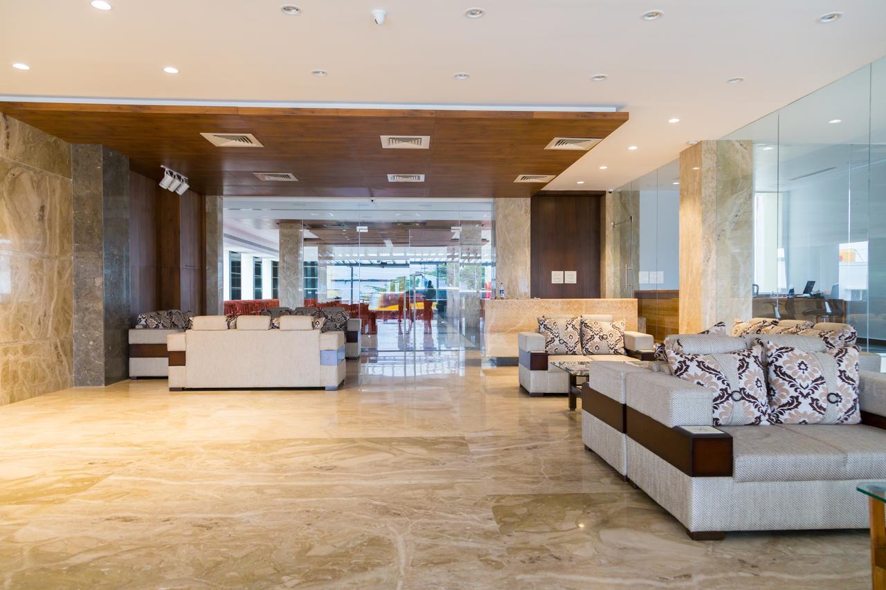 Hotel Hills Tirupattur Tiruppatur Eksteriør billede