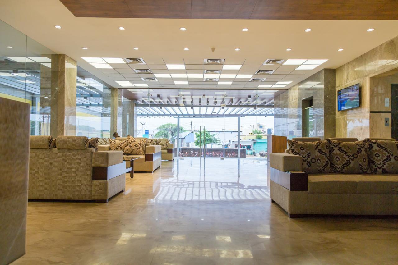 Hotel Hills Tirupattur Tiruppatur Eksteriør billede